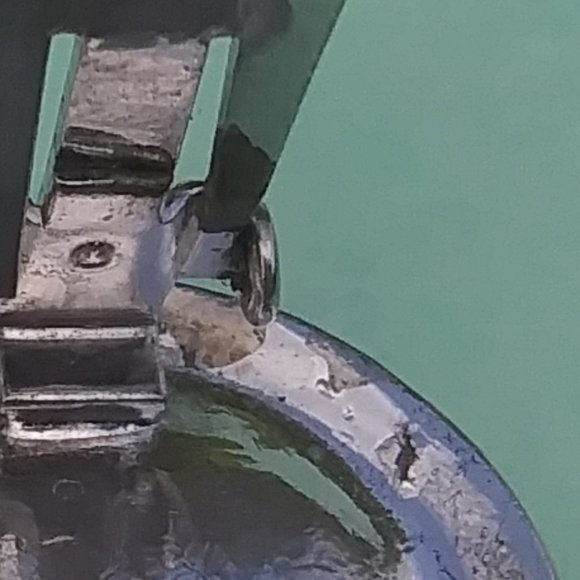 VTG  Bergere faceted black glass center stone surrounded by small rhinestones - Picture 17 of 17